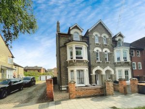 Warwick Avenue