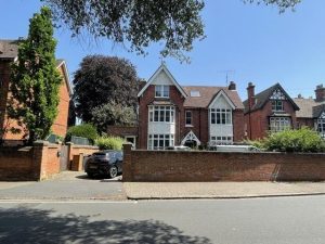 Newnham Road, MK40